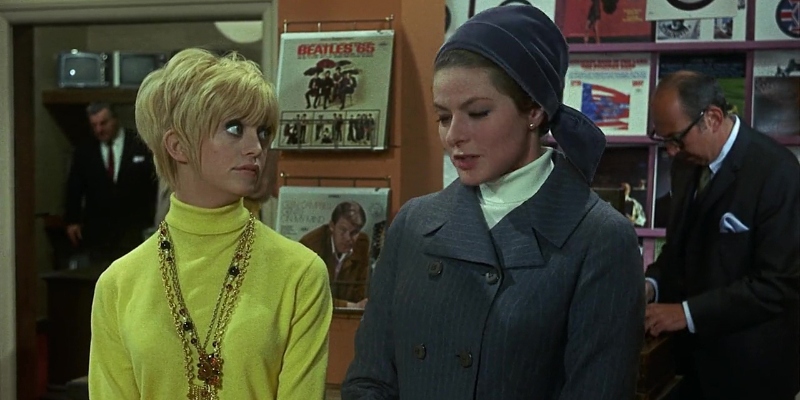 Goldie Hawn and Ingrid Bergman in Cactus Flower (1969)
