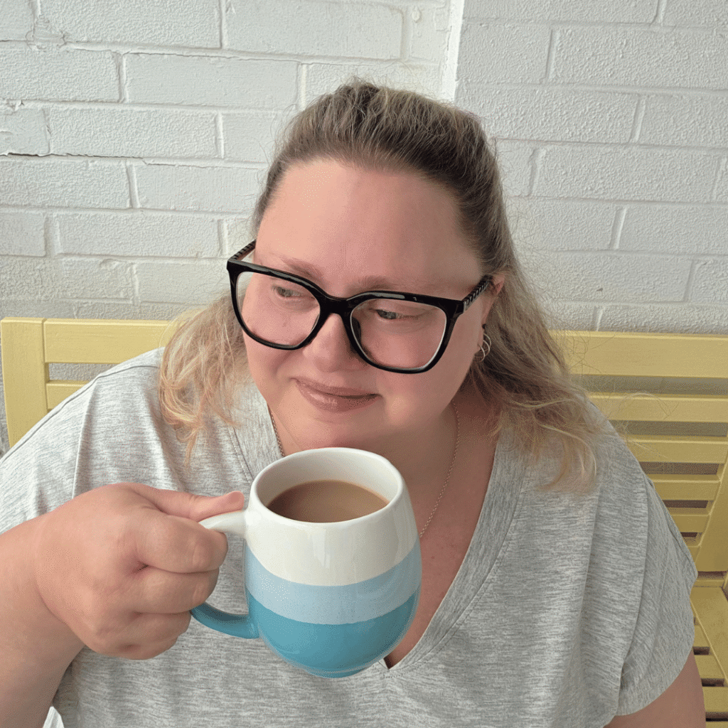 Being Bookish - Raye the host